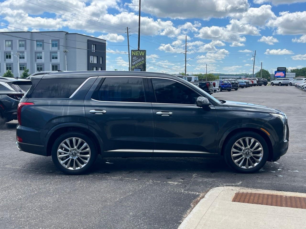 2020 Hyundai PALISADE Ultimate 7-Passenger AWD Photo