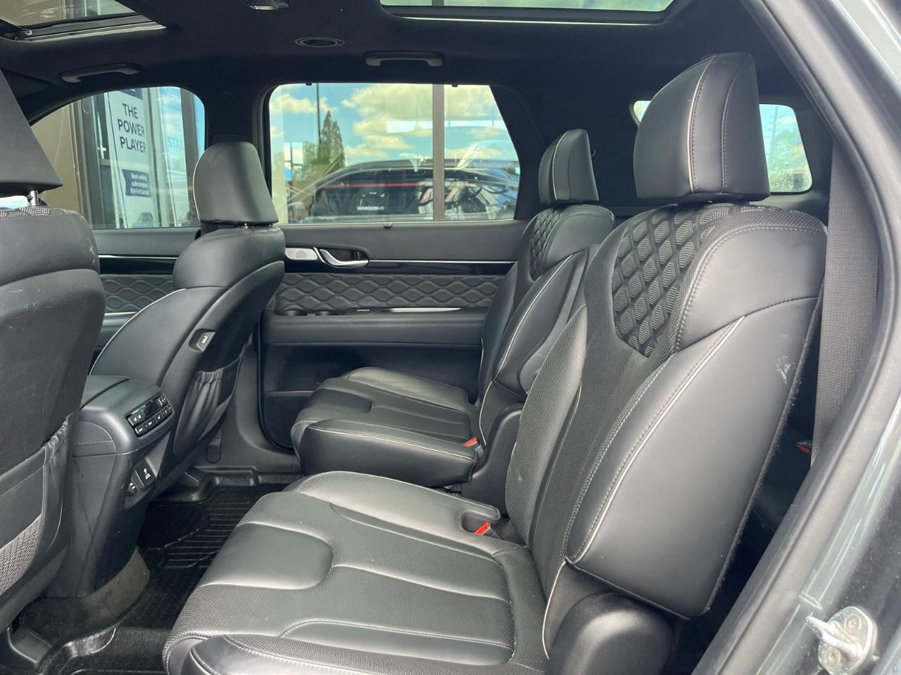 2020 Hyundai PALISADE Ultimate 7-Passenger AWD Photo