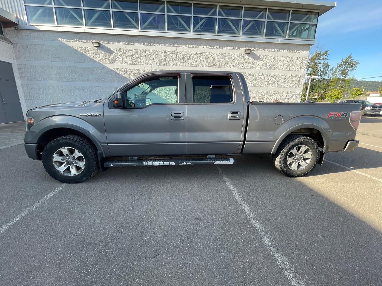 2013 Ford F-150 XLT Photo2
