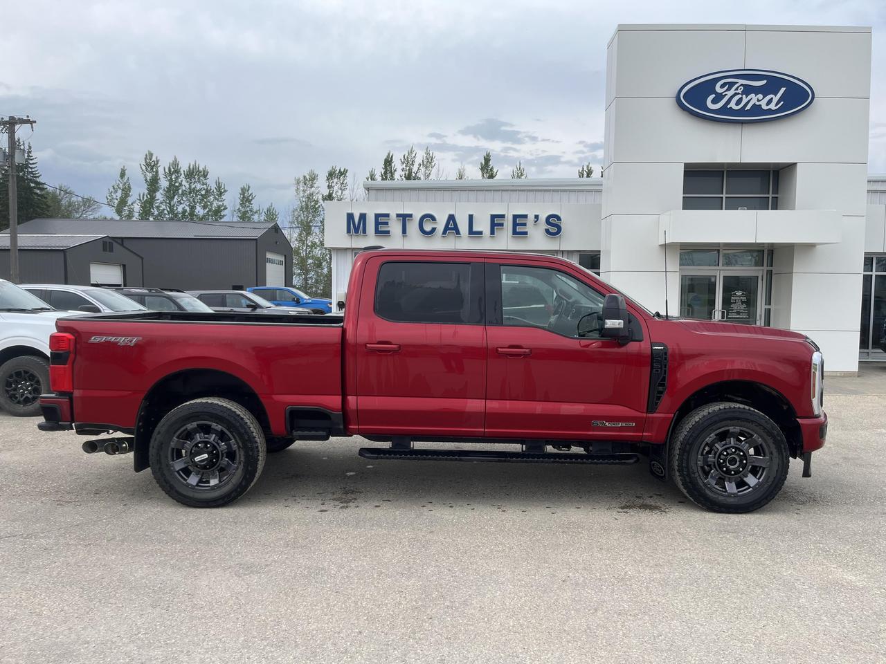 2024 Ford Super Duty CREW CAB PICKUP Photo0