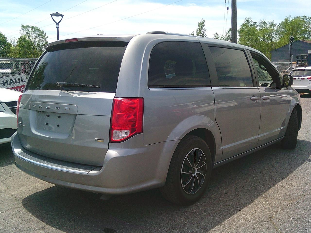 2019 Dodge Grand Caravan SXT Premium Plus STOW N GO!! Photo