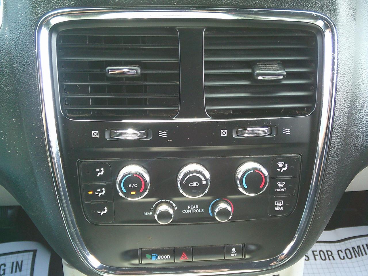 2019 Dodge Grand Caravan SXT Premium Plus STOW N GO!! Photo