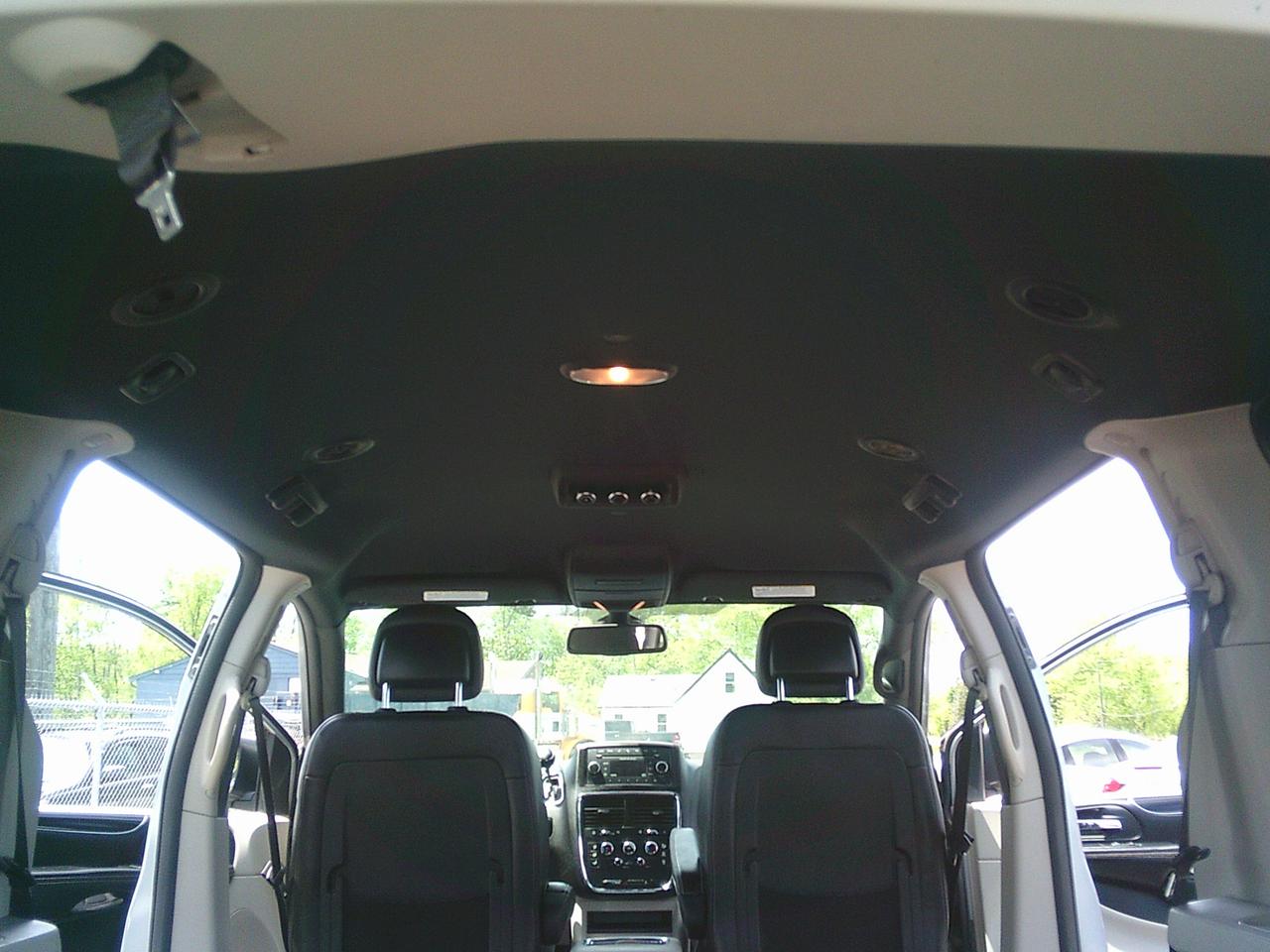 2019 Dodge Grand Caravan SXT Premium Plus STOW N GO!! Photo