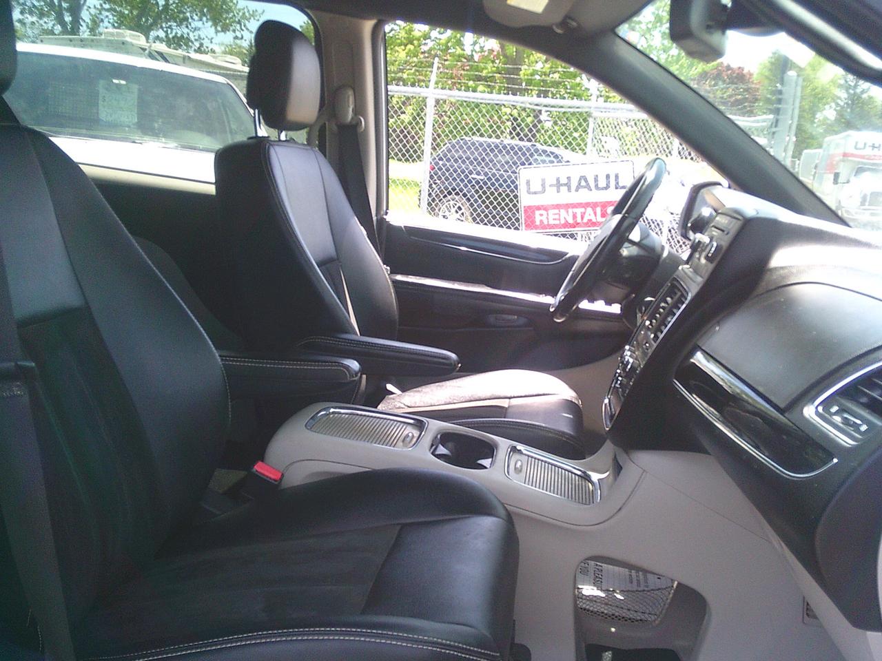 2019 Dodge Grand Caravan SXT Premium Plus STOW N GO!! Photo