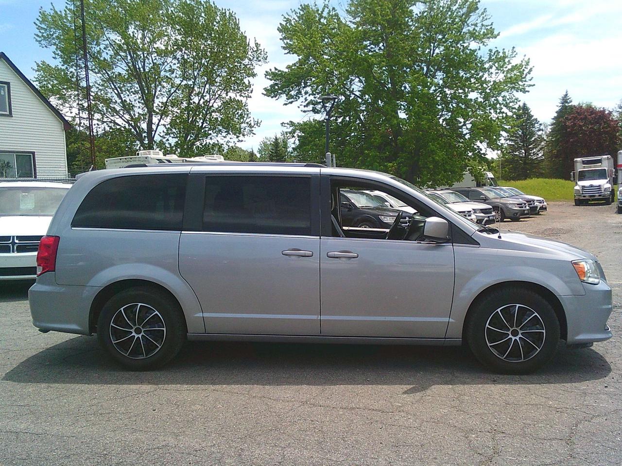 2019 Dodge Grand Caravan SXT Premium Plus Stow N Go Photo