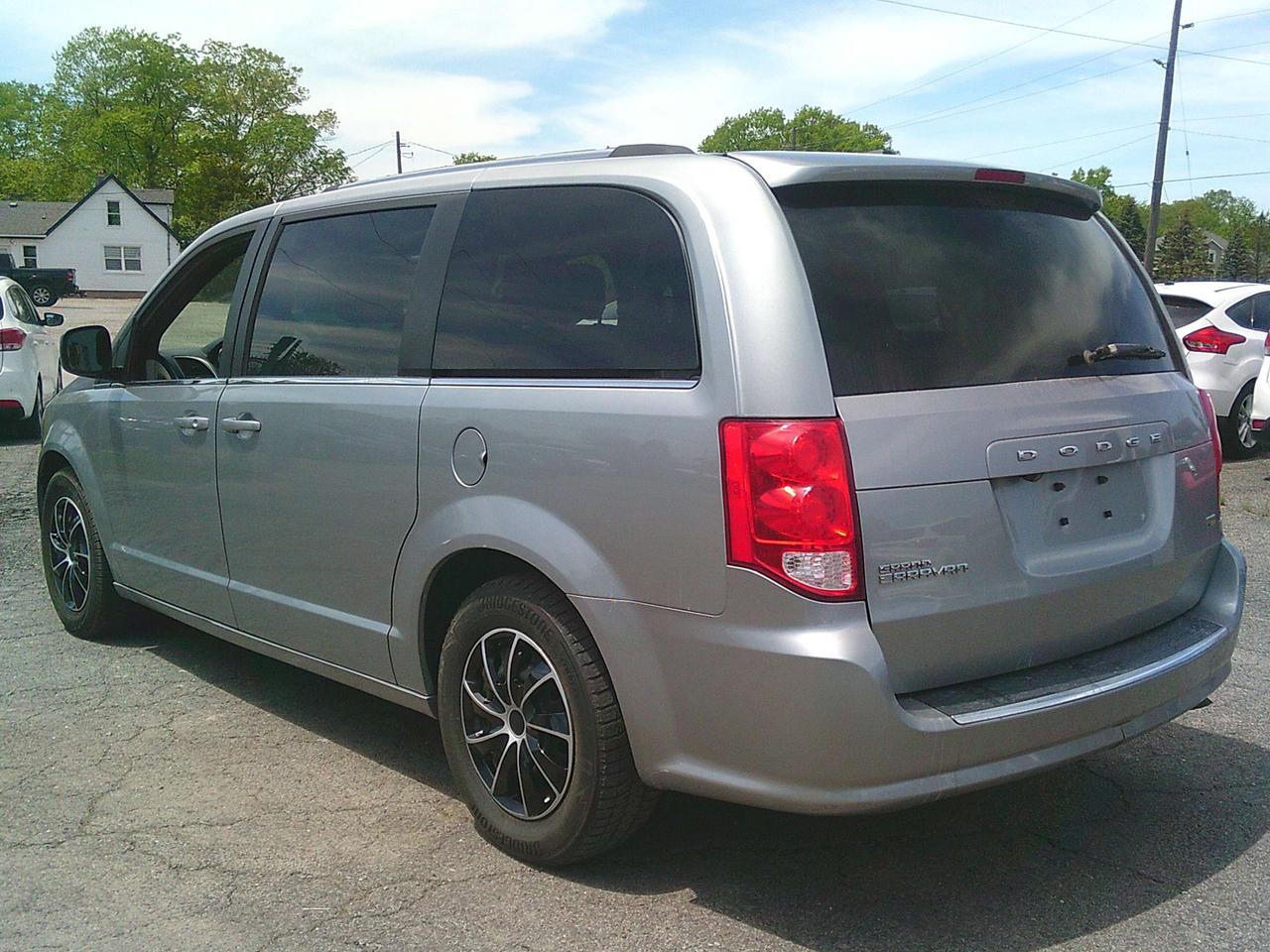 2019 Dodge Grand Caravan SXT Premium Plus Stow N Go Photo