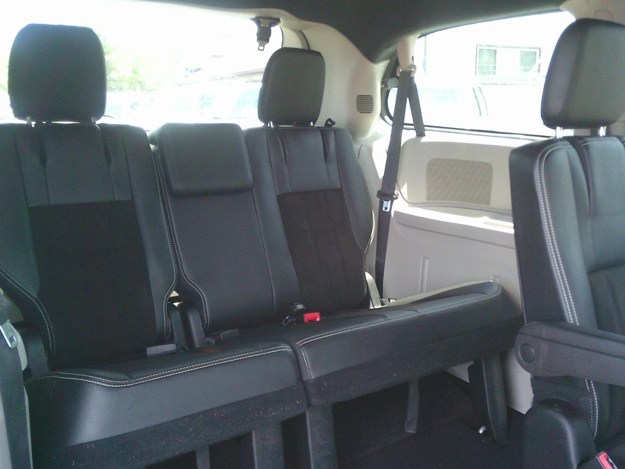 2019 Dodge Grand Caravan SXT Premium Plus Stow N Go Photo