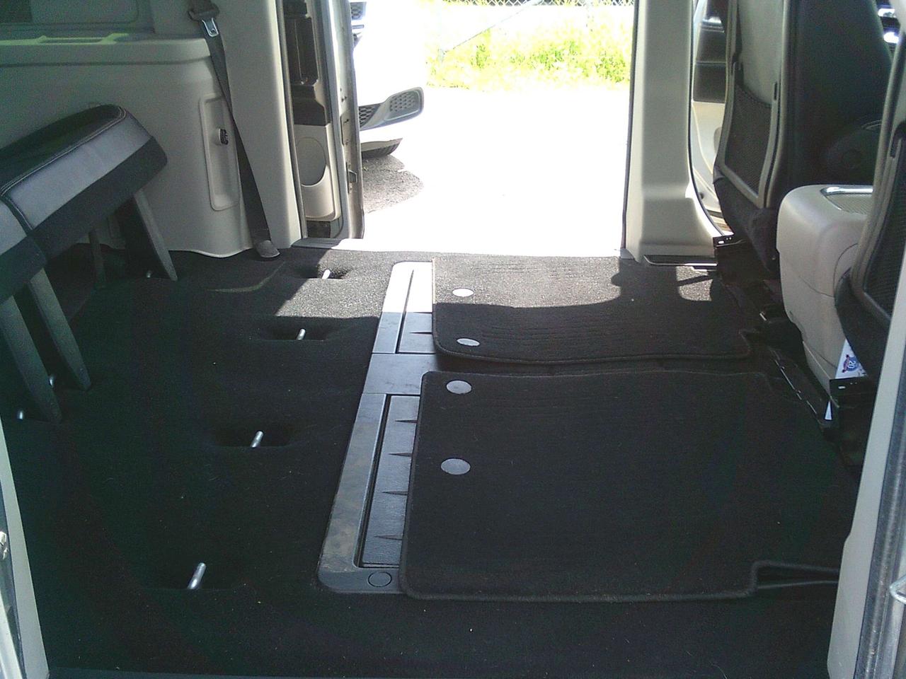 2019 Dodge Grand Caravan SXT Premium Plus Stow N Go Photo