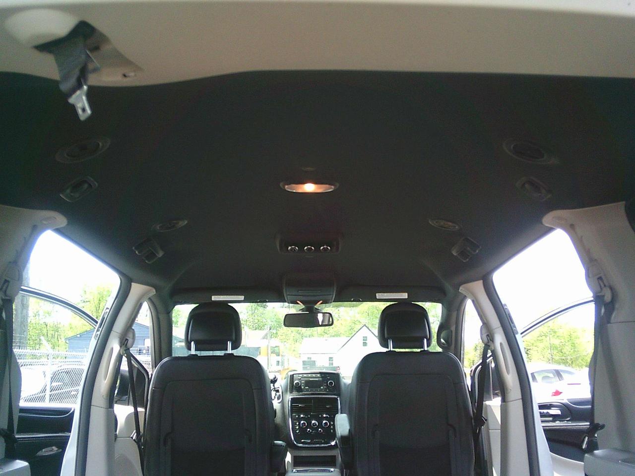 2019 Dodge Grand Caravan SXT Premium Plus Stow N Go Photo