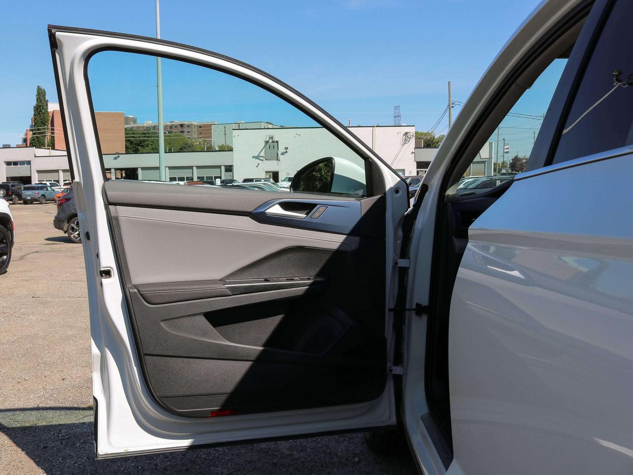 2024 Volkswagen Taos Comfortline | BLINDSPOT | REMOTE START | Photo