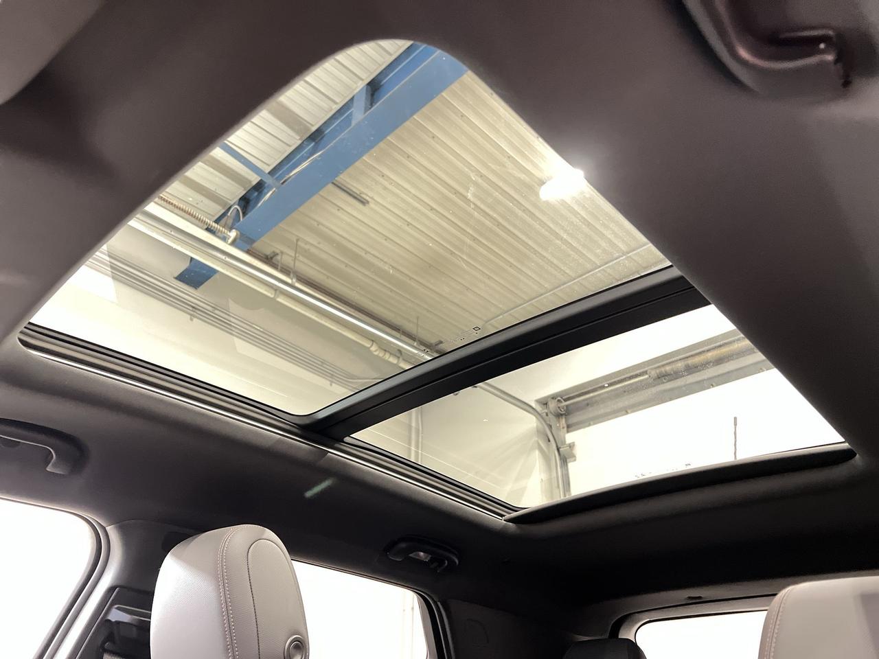 2022 Chevrolet TrailBlazer RS AWD | HTD LEATHER |PANO ROOF | CARPLAY | ALLOYS Photo