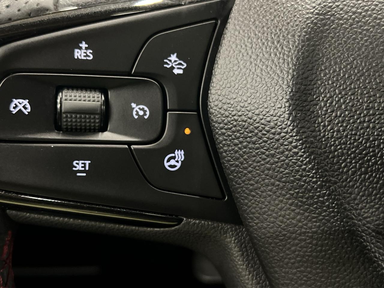 2022 Chevrolet TrailBlazer RS AWD | HTD LEATHER |PANO ROOF | CARPLAY | ALLOYS Photo