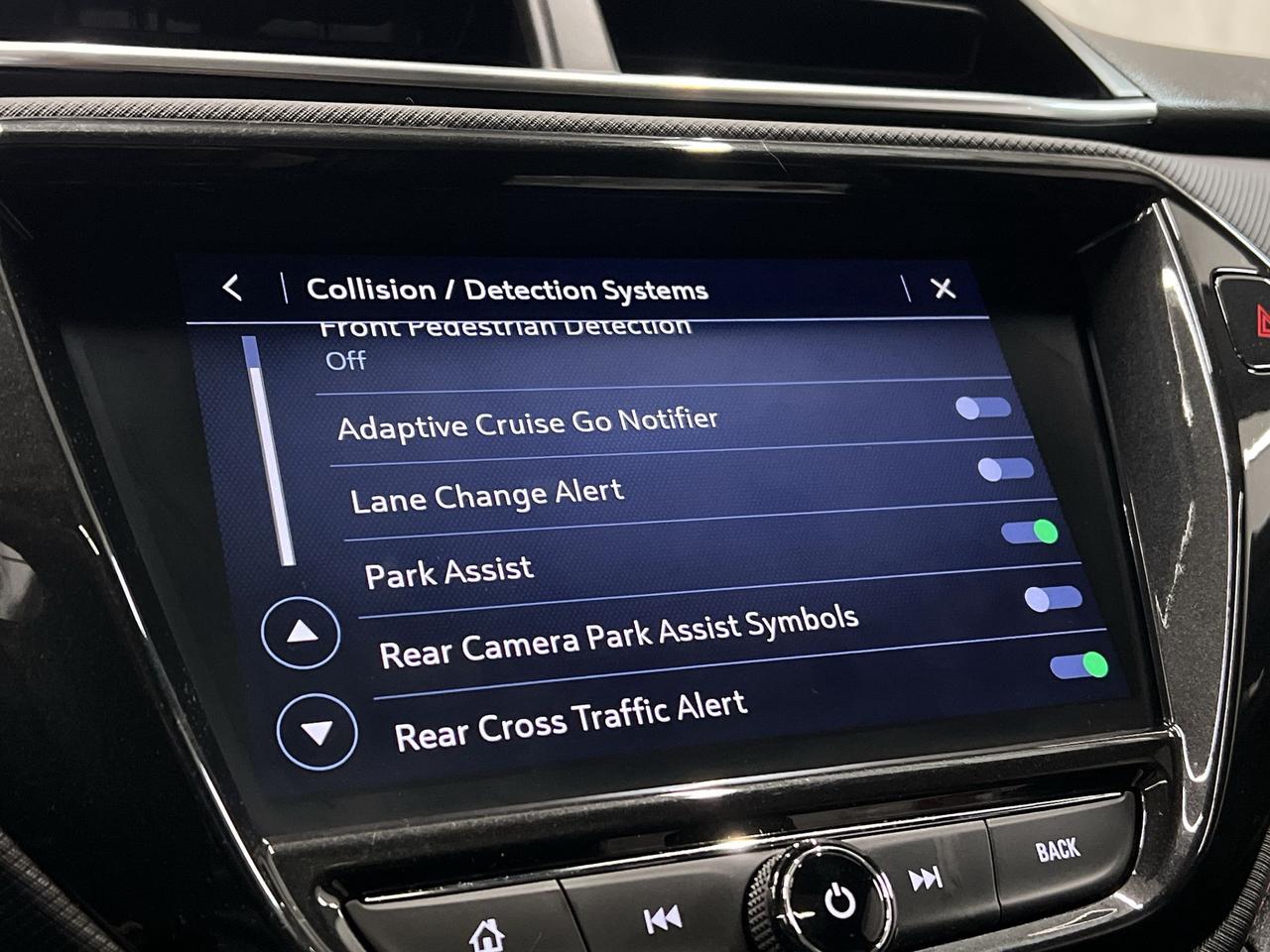 2022 Chevrolet TrailBlazer RS AWD | HTD LEATHER |PANO ROOF | CARPLAY | ALLOYS Photo