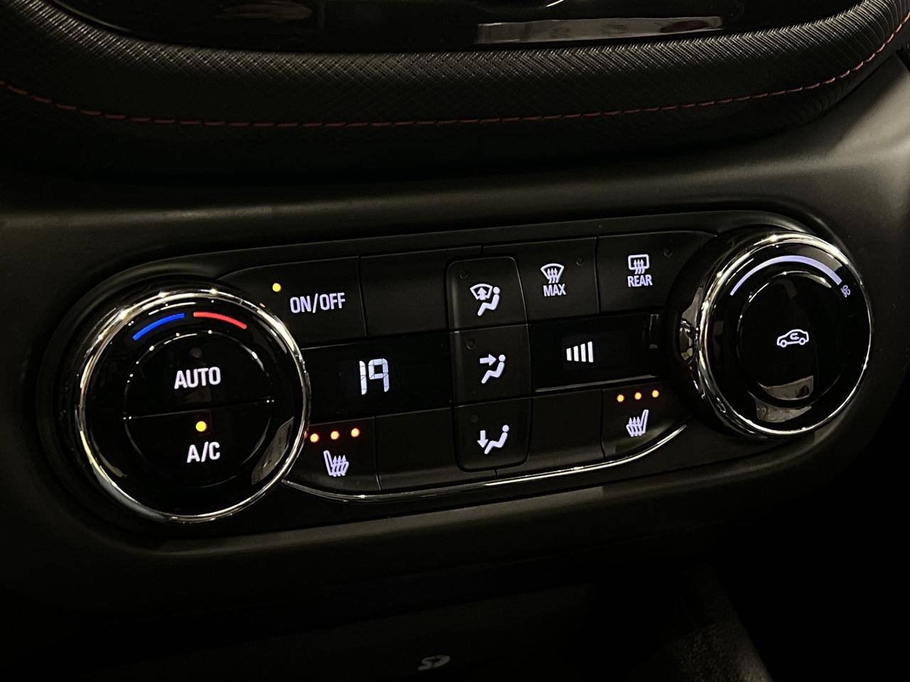 2022 Chevrolet TrailBlazer RS AWD | HTD LEATHER |PANO ROOF | CARPLAY | ALLOYS Photo