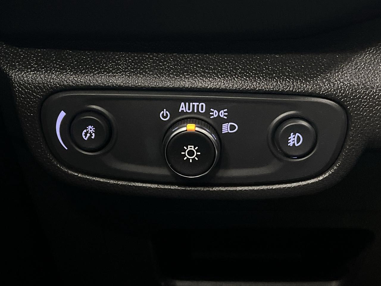 2022 Chevrolet TrailBlazer RS AWD | HTD LEATHER |PANO ROOF | CARPLAY | ALLOYS Photo