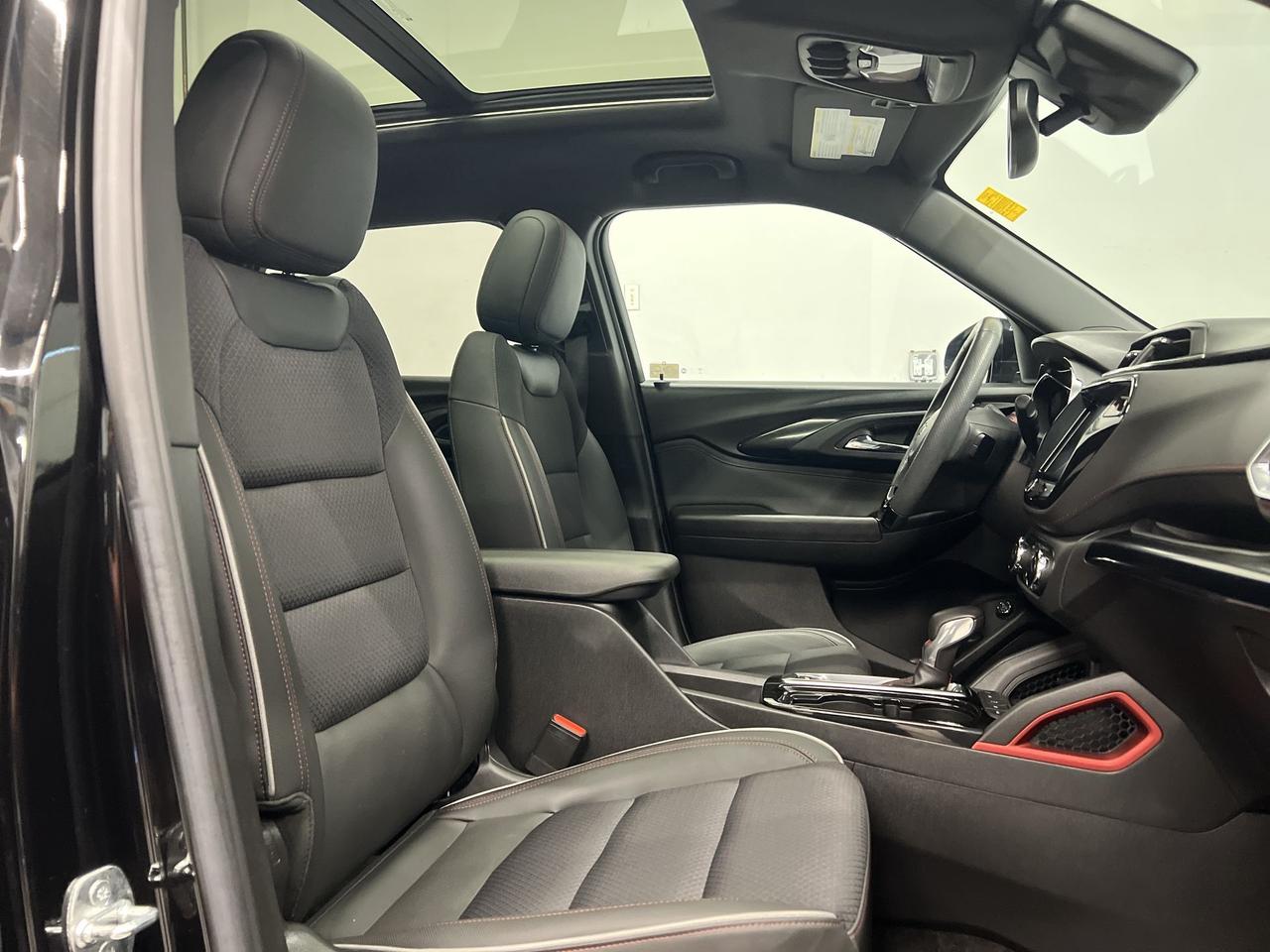 2022 Chevrolet TrailBlazer RS AWD | HTD LEATHER |PANO ROOF | CARPLAY | ALLOYS Photo