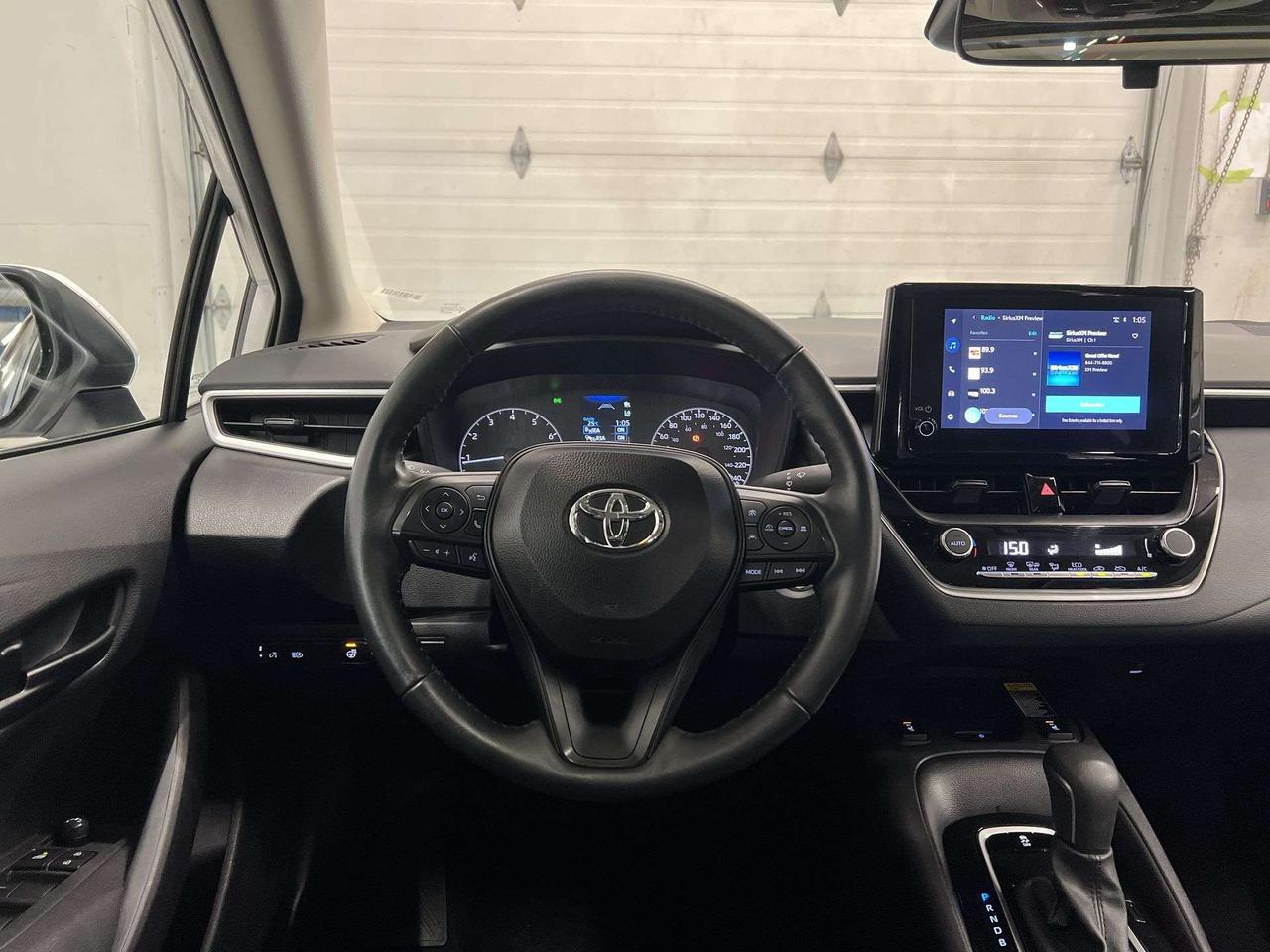2025 Toyota Corolla LE UPGRADE |SUNROOF | HTD SEATS | CARPLAY | ALLOYS Photo