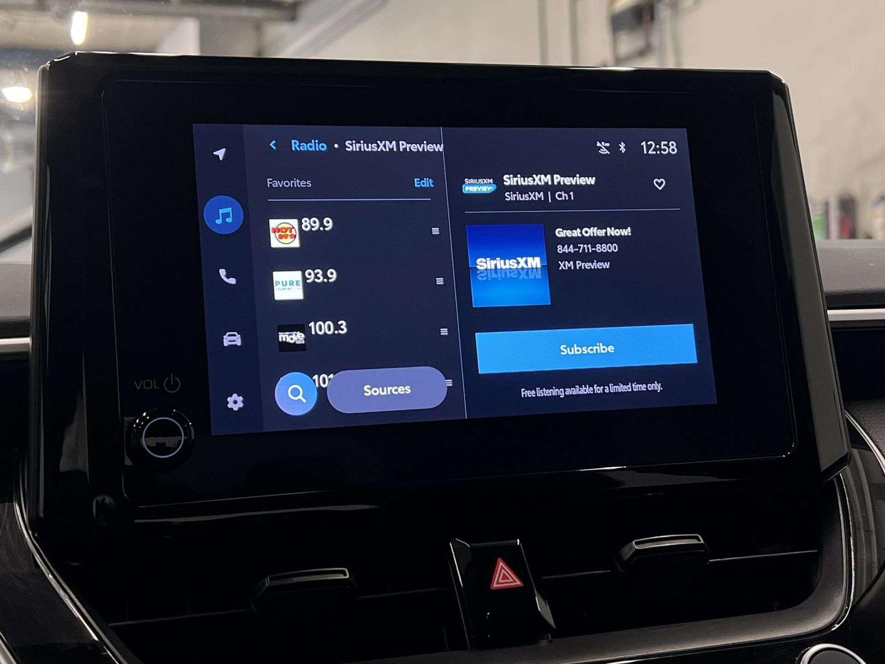 2025 Toyota Corolla LE UPGRADE |SUNROOF | HTD SEATS | CARPLAY | ALLOYS Photo