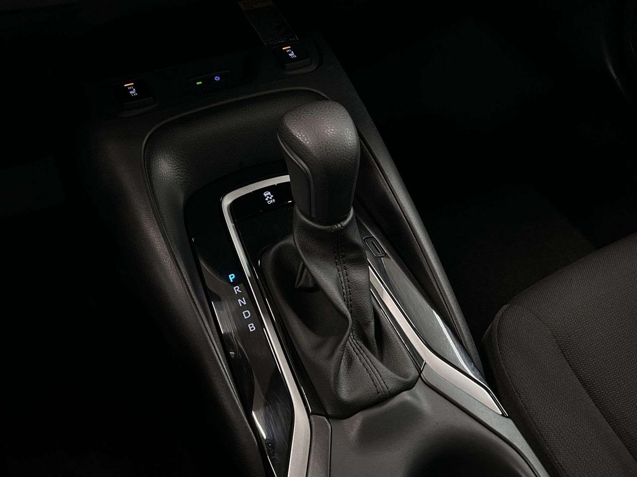 2025 Toyota Corolla LE UPGRADE |SUNROOF | HTD SEATS | CARPLAY | ALLOYS Photo