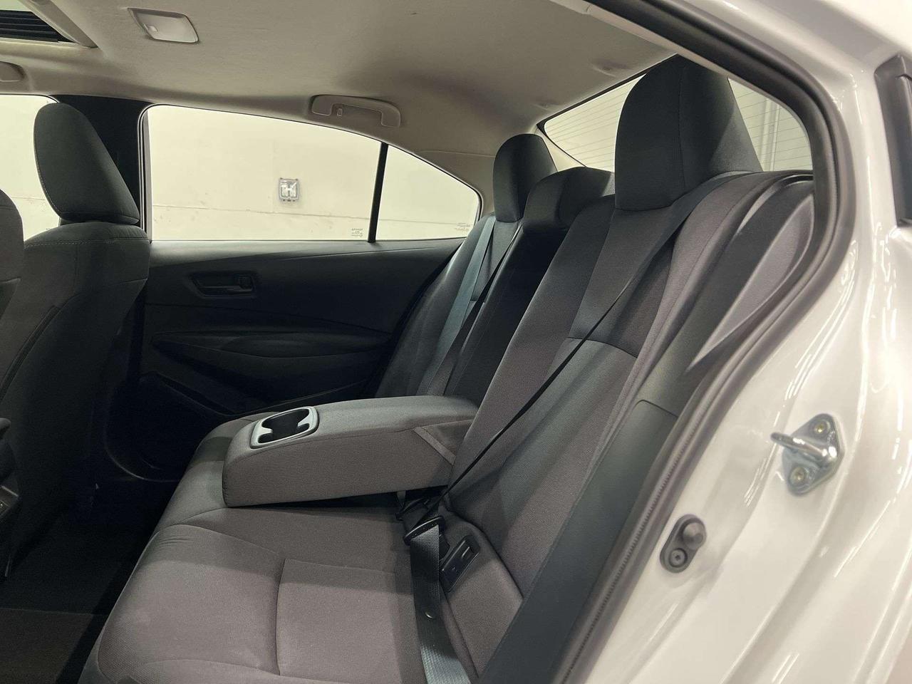 2025 Toyota Corolla LE UPGRADE |SUNROOF | HTD SEATS | CARPLAY | ALLOYS Photo
