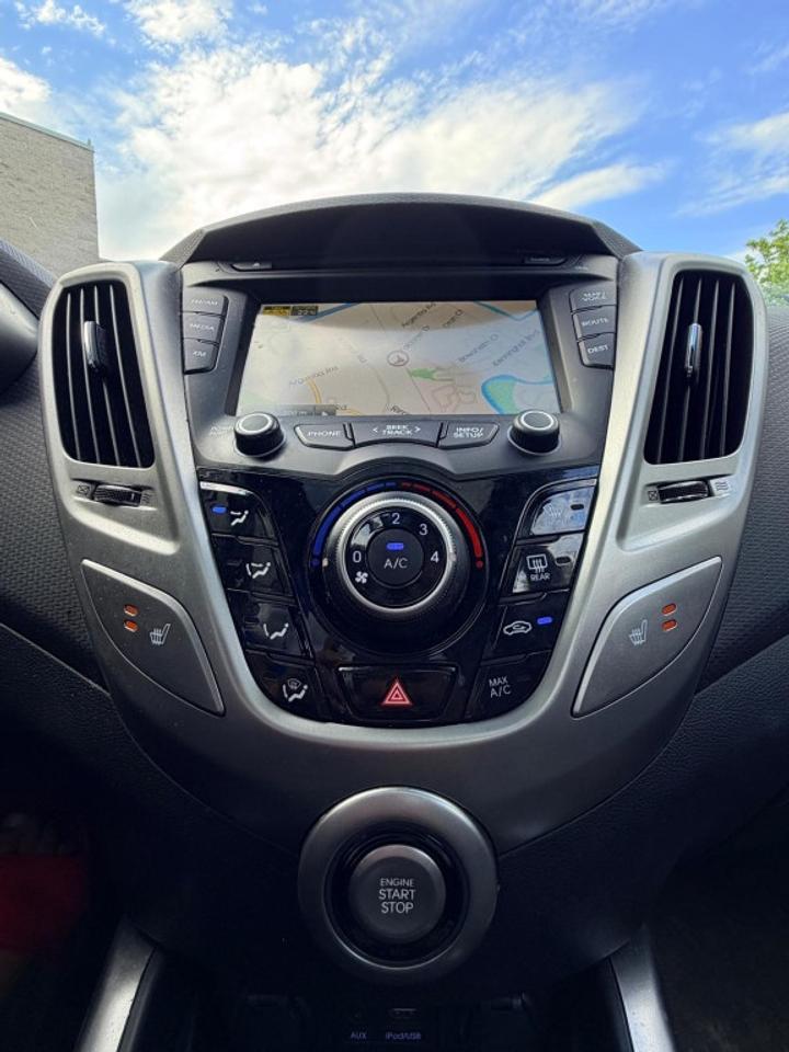 2015 Hyundai Veloster 3dr Coupe Automatic w/Tech Photo