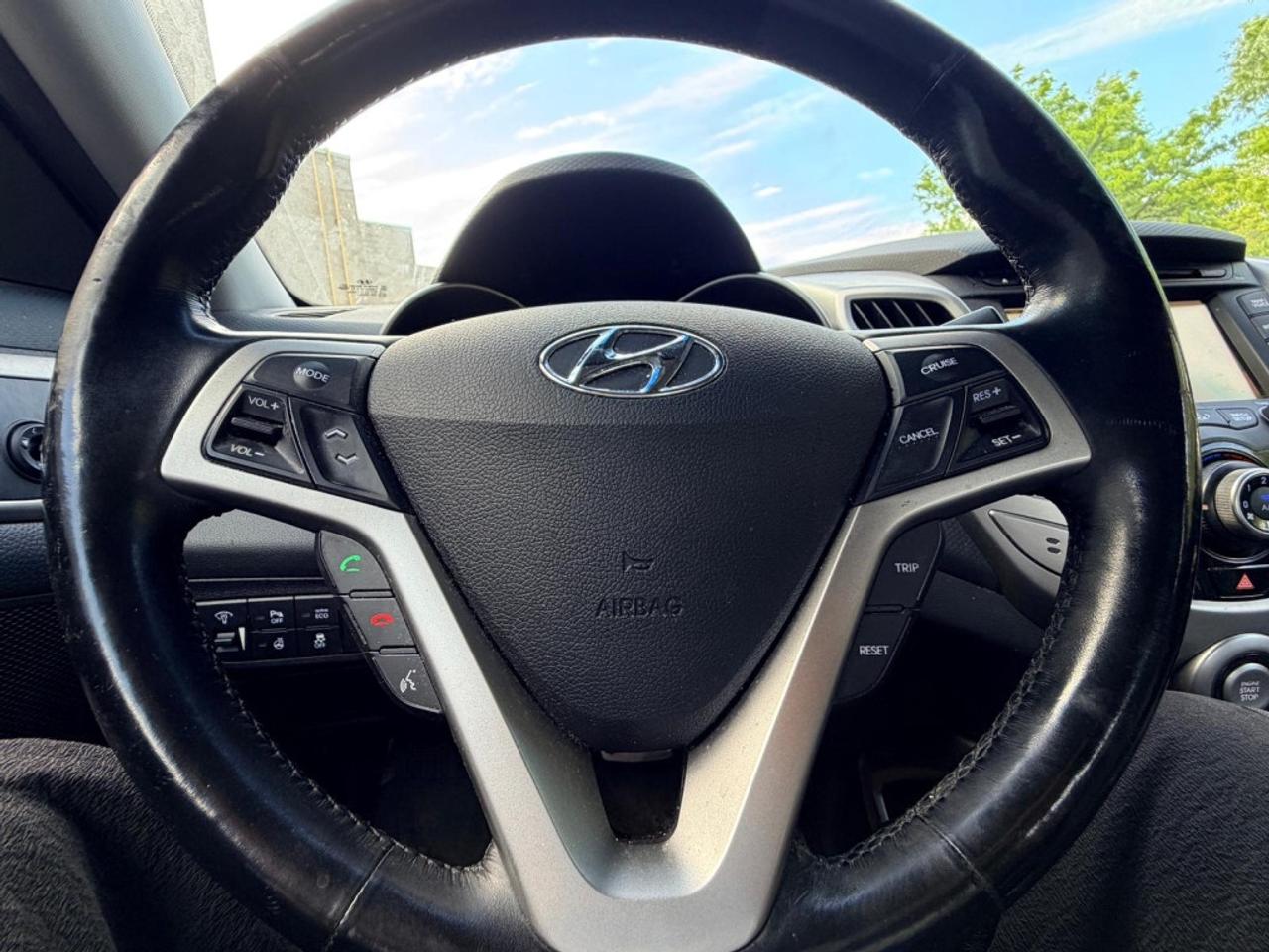 2015 Hyundai Veloster 3dr Coupe Automatic w/Tech Photo