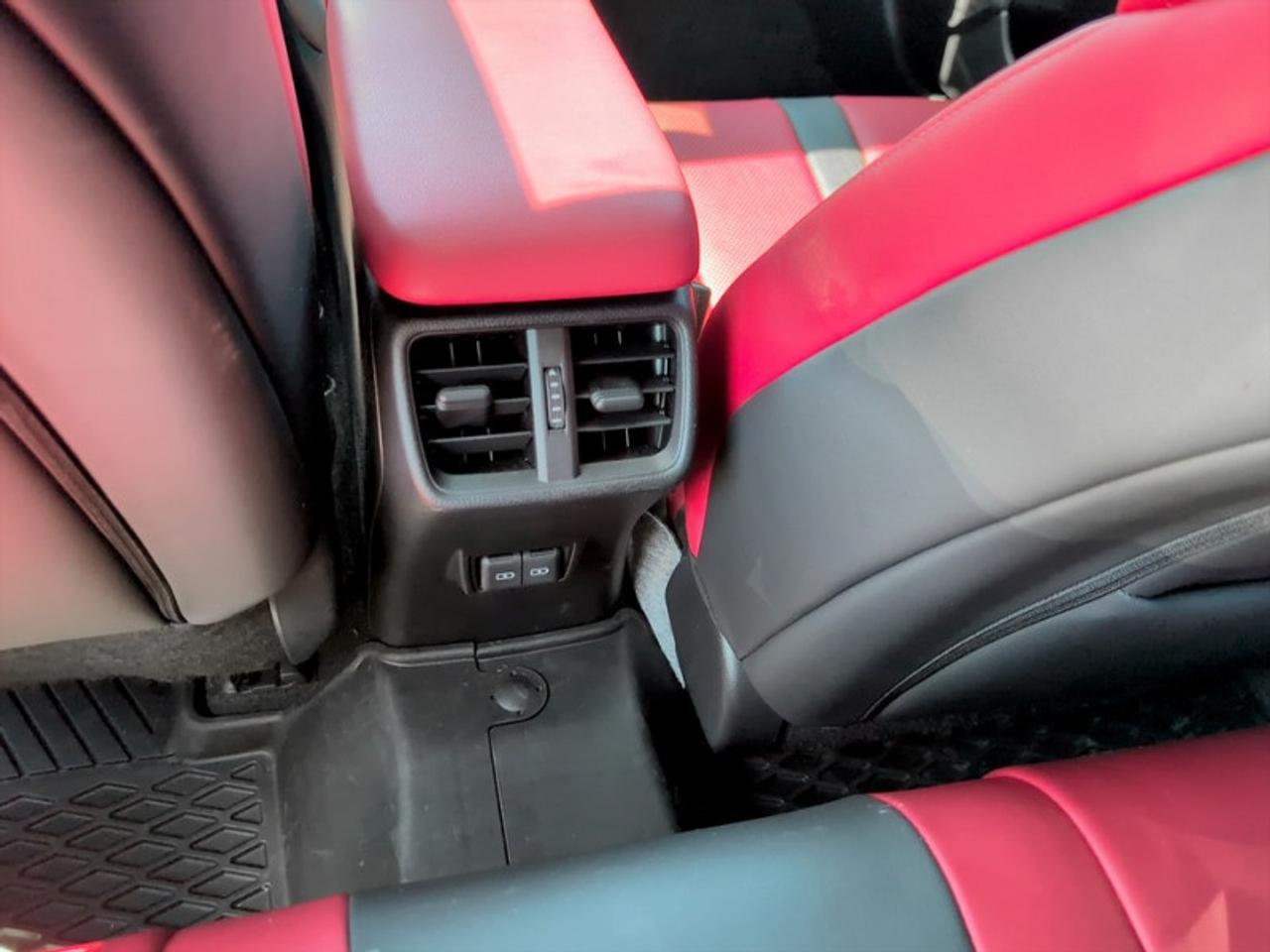 2023 Lexus UX 250h F-Sport II Photo