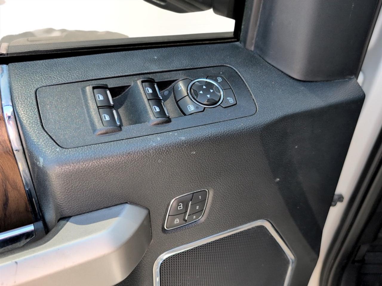 2019 Ford F-150 Lariat FX4 Off-Road  *DIESEL - LOW KMS* Photo