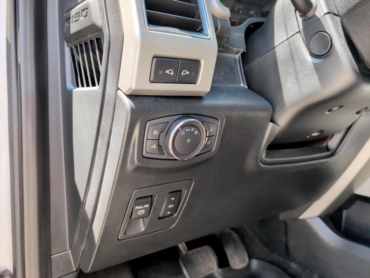 2019 Ford F-150 Lariat FX4 Off-Road  *DIESEL - LOW KMS* Photo