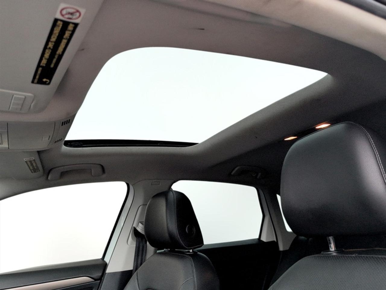 2019 Volkswagen Jetta Execline  **CLEAN CARFAX** Photo