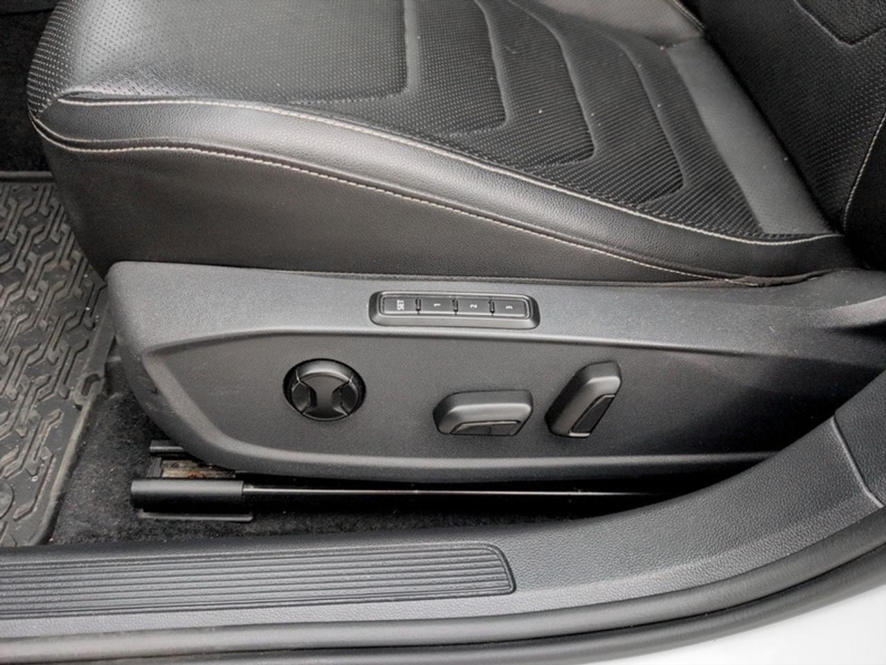 2019 Volkswagen Jetta Execline  **CLEAN CARFAX** Photo
