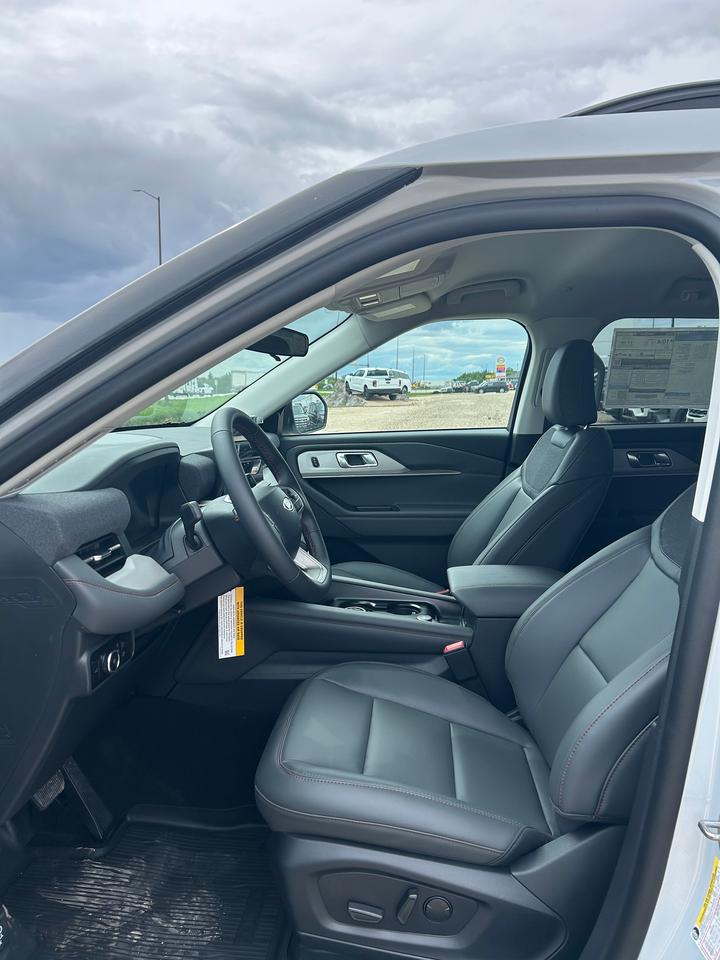 2026 Ford Explorer ACTIVE W/200A PKG 4WD 200A Photo5