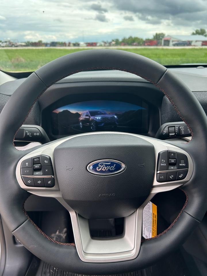 2026 Ford Explorer ACTIVE W/200A PKG 4WD 200A Photo5
