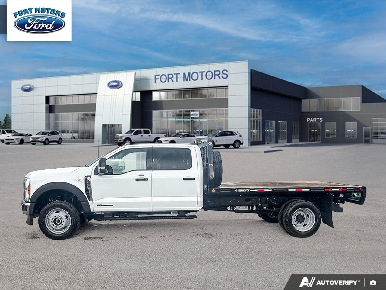 2026 Ford SUPER DUTY F-550 DRW XLT Photo2