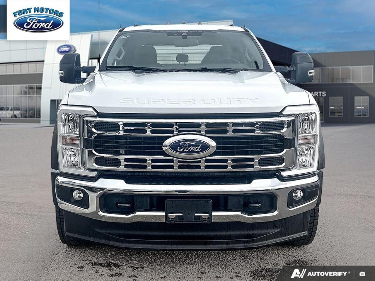 2026 Ford SUPER DUTY F-550 DRW XLT Photo1