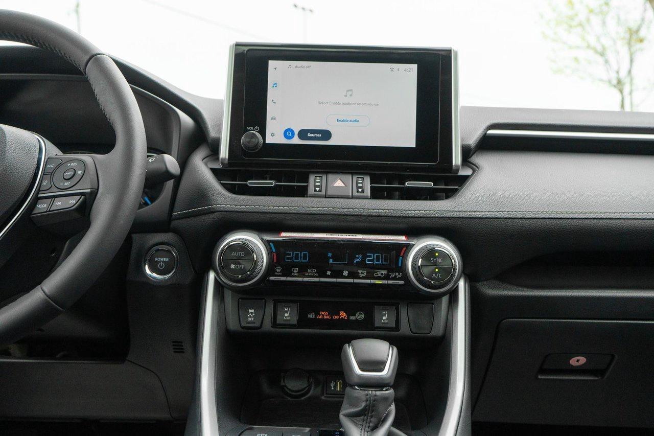 2025 Toyota RAV4 Hybrid XLE AWD Photo