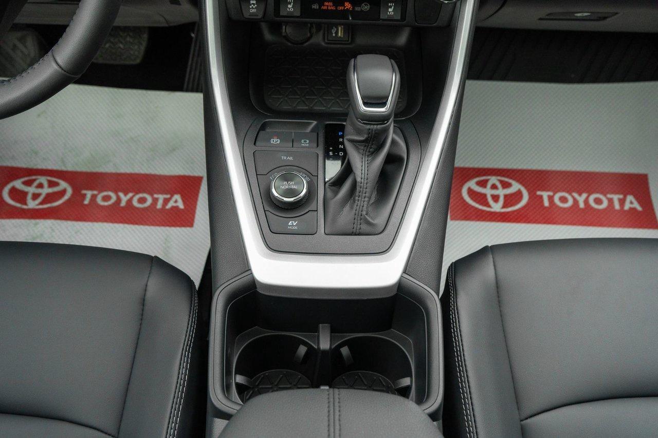 2025 Toyota RAV4 Hybrid XLE AWD Photo