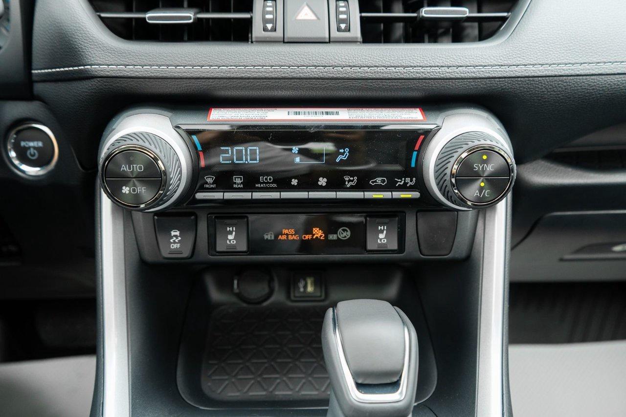 2025 Toyota RAV4 Hybrid XLE AWD Photo