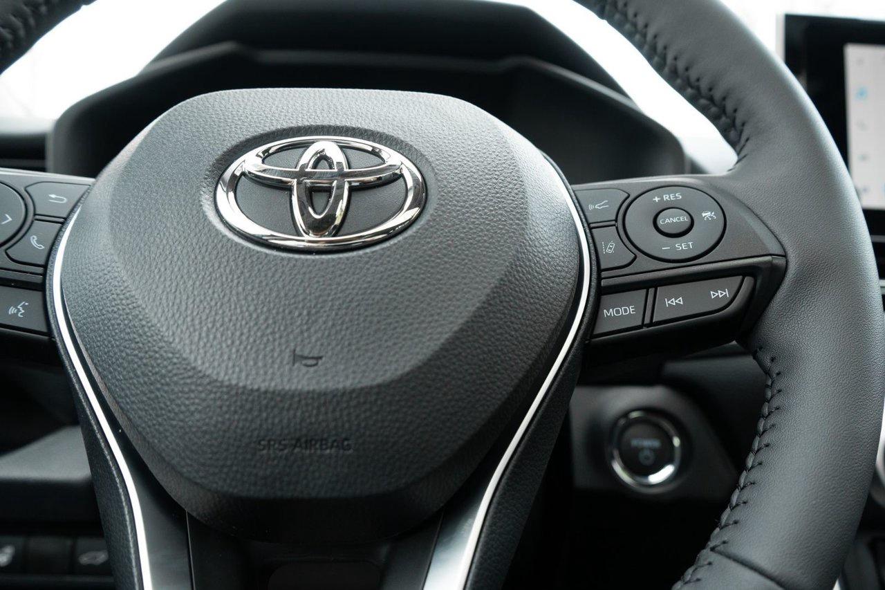 2025 Toyota RAV4 Hybrid XLE AWD Photo
