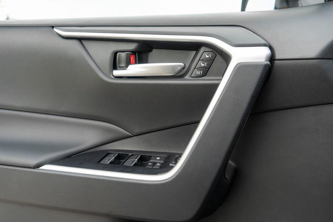 2025 Toyota RAV4 Hybrid XLE AWD Photo