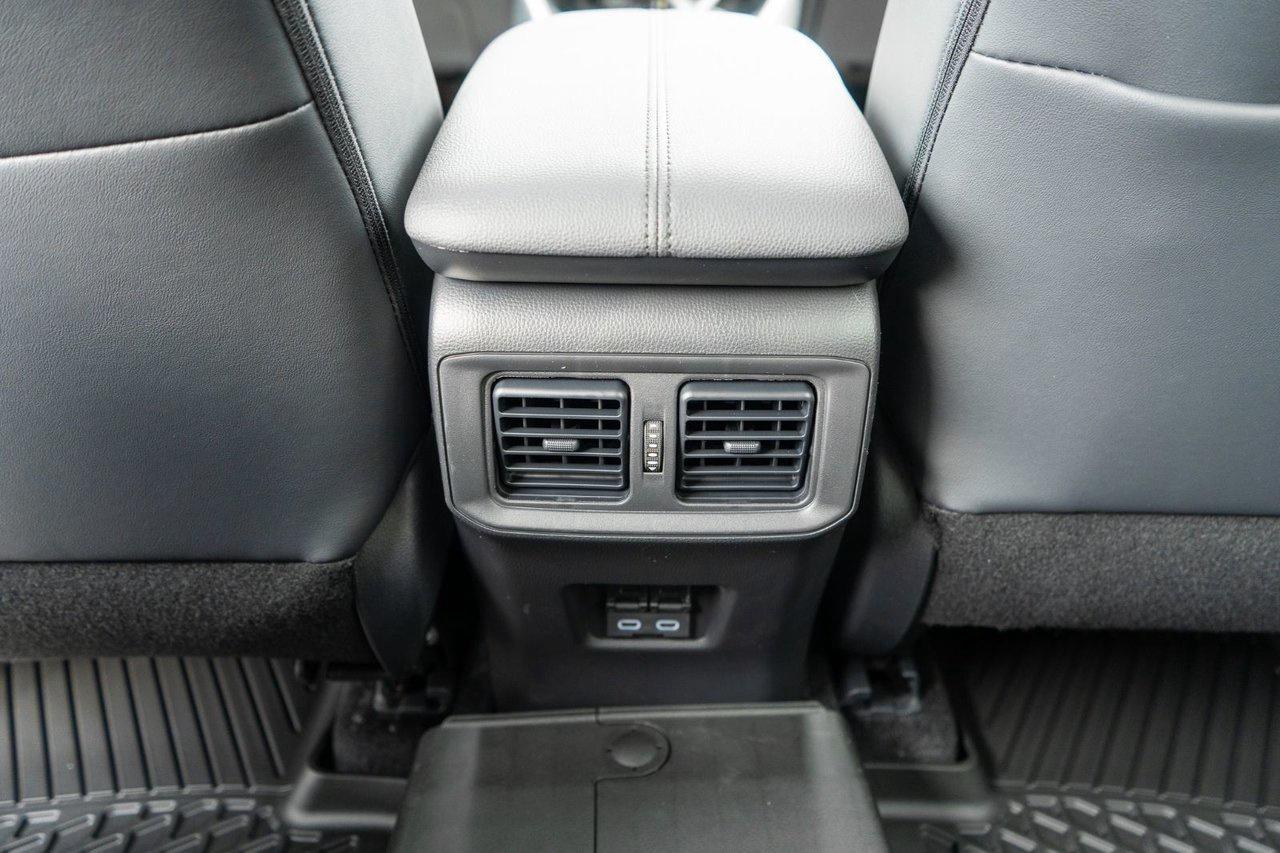 2025 Toyota RAV4 Hybrid XLE AWD Photo