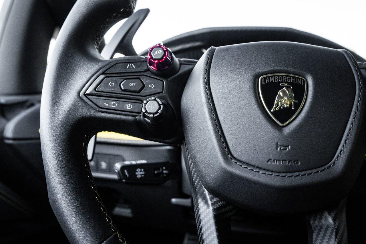 2024 Lamborghini Revuelto  Photo