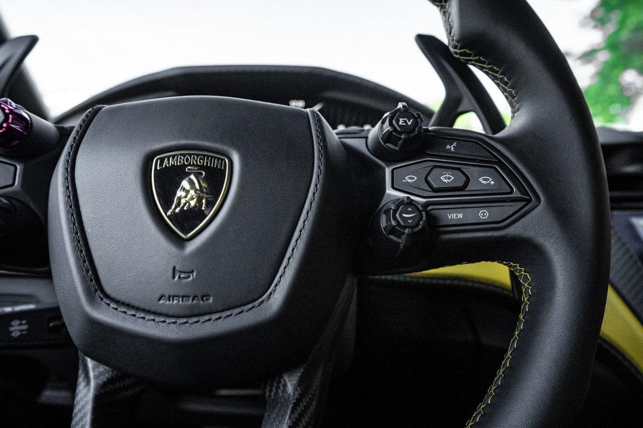 2024 Lamborghini Revuelto  Photo