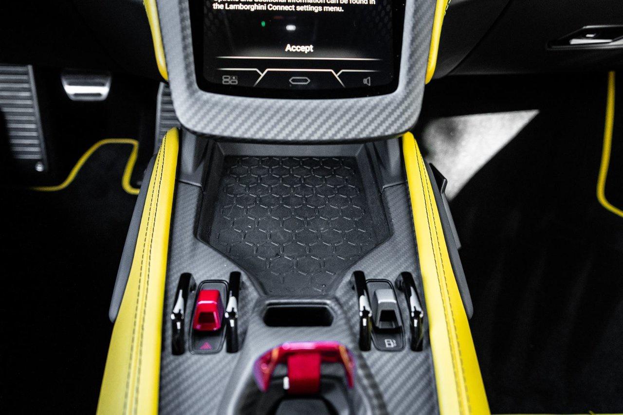 2024 Lamborghini Revuelto  Photo