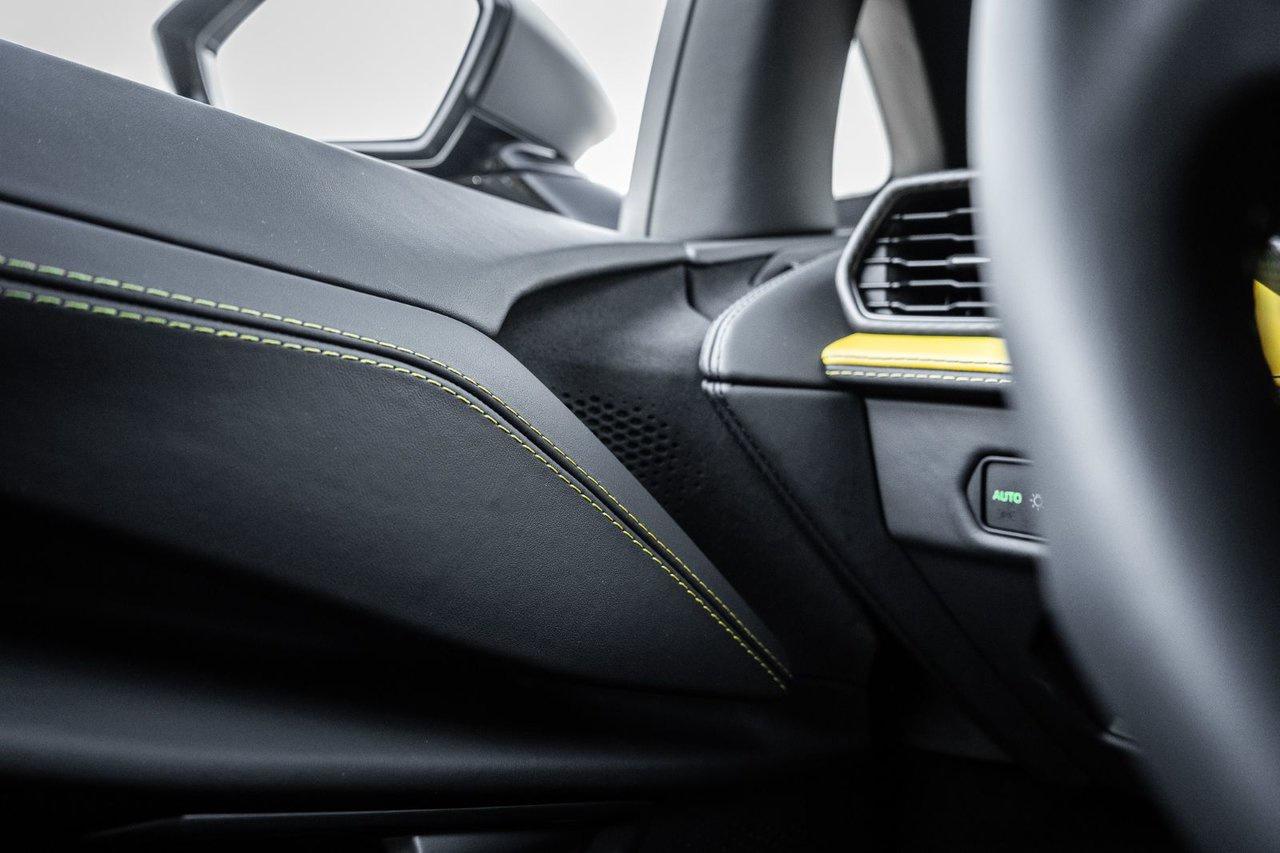 2024 Lamborghini Revuelto  Photo