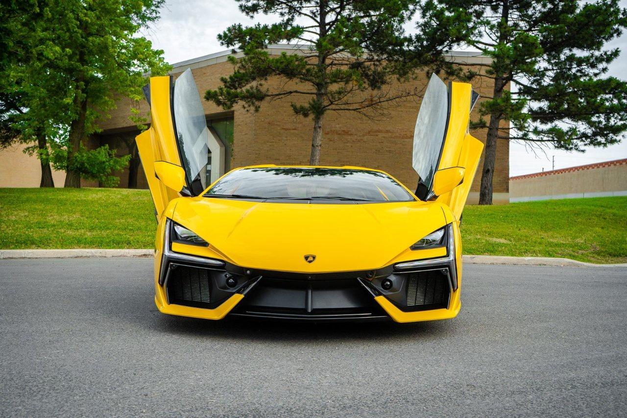 2024 Lamborghini Revuelto  Photo