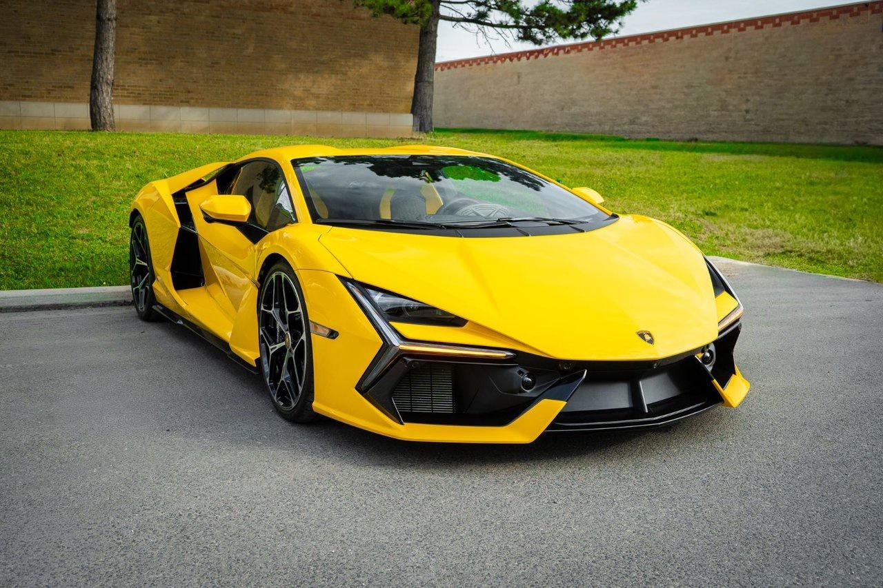 2024 Lamborghini Revuelto  Photo