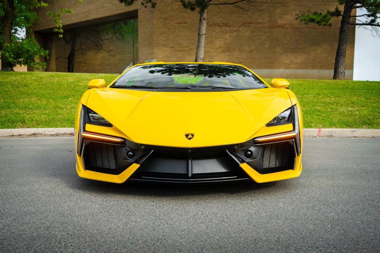 2024 Lamborghini Revuelto  Photo