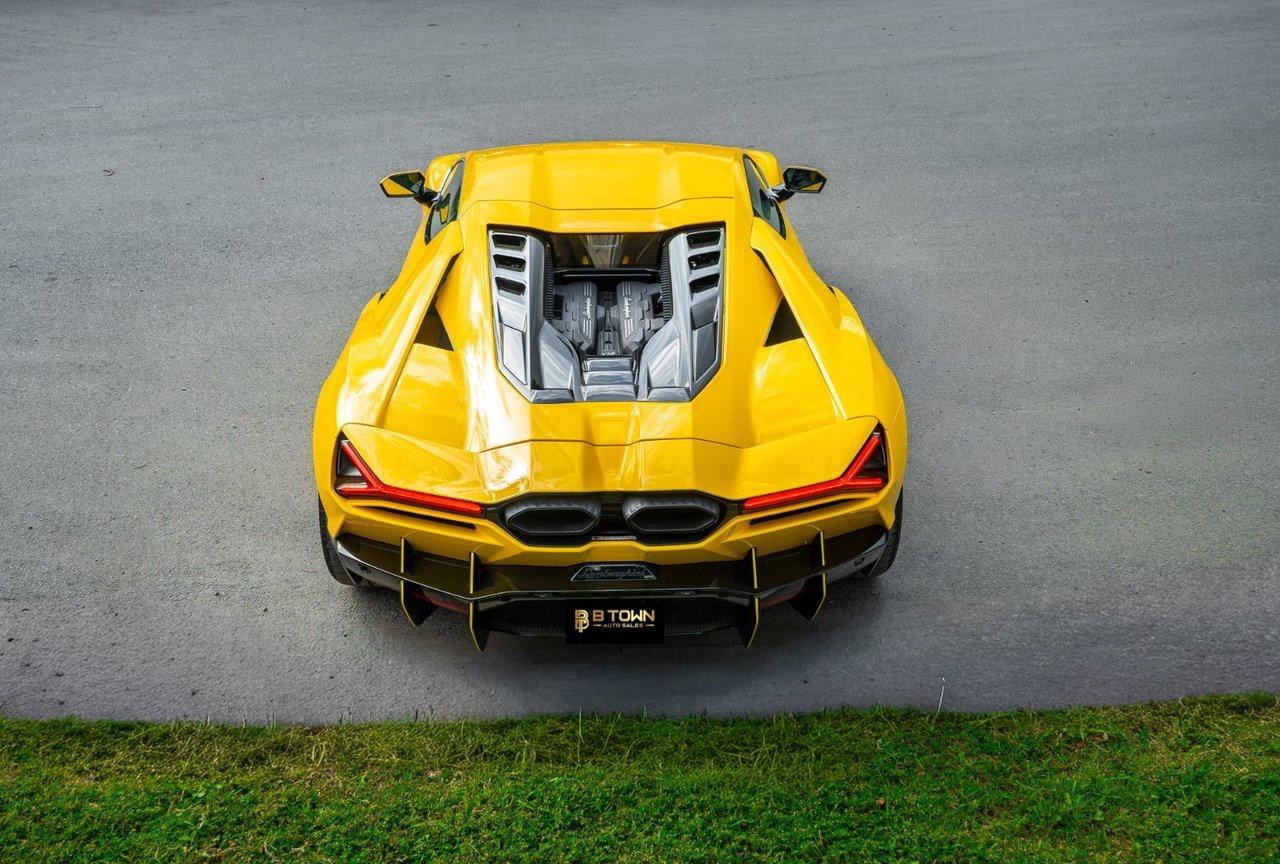 2024 Lamborghini Revuelto  Photo