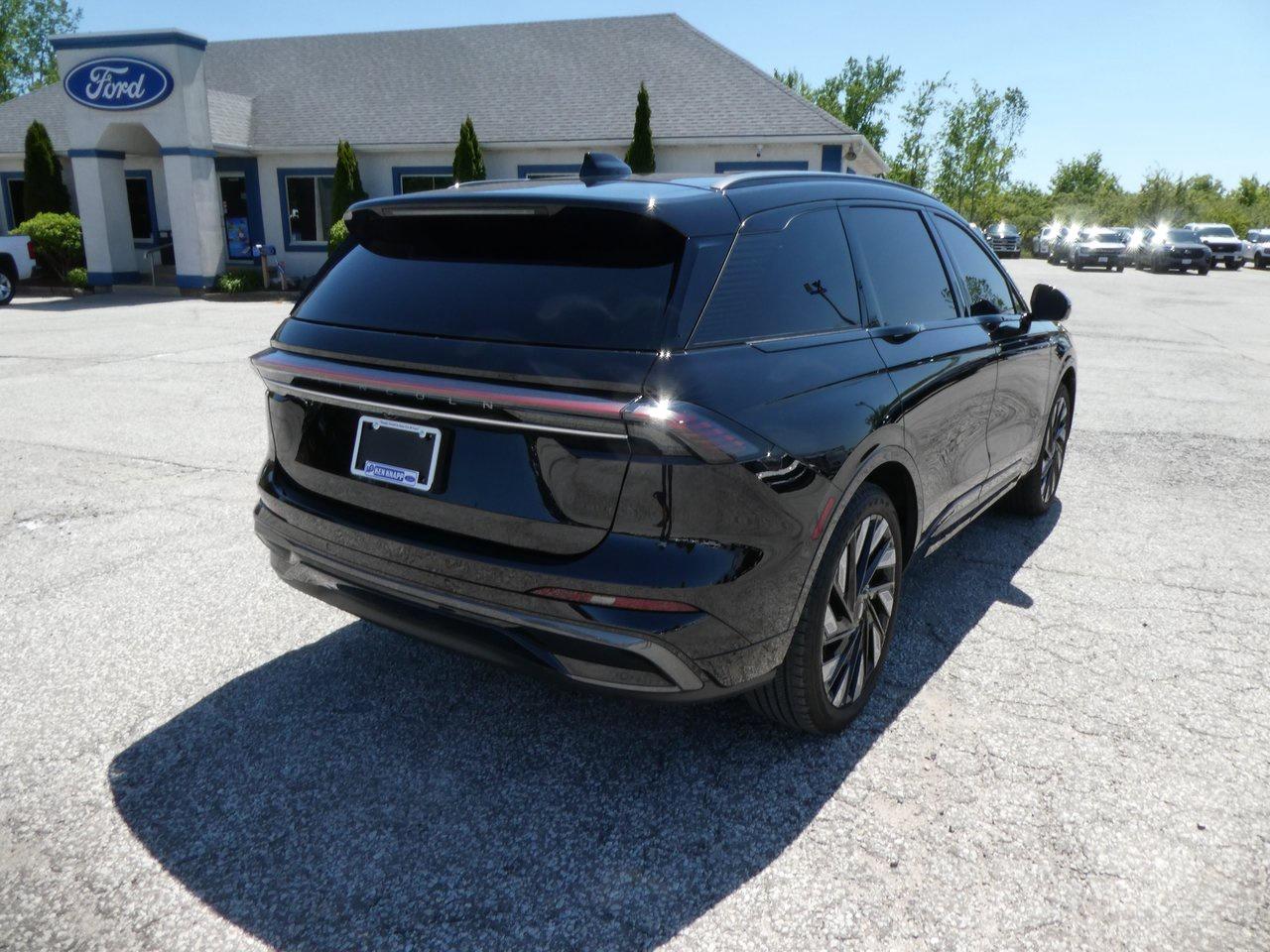 2024 Lincoln Nautilus Reserve | Heated Seats | Backup Cam | Nav | Photo